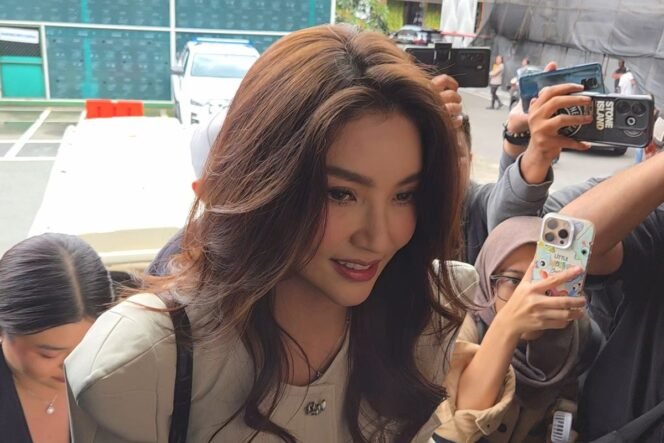 
					Ruben Ngaku Sulit Bertemu Anak, Sarwendah: Buktinya Mana? Dia Tak Pernah ke Rumah!