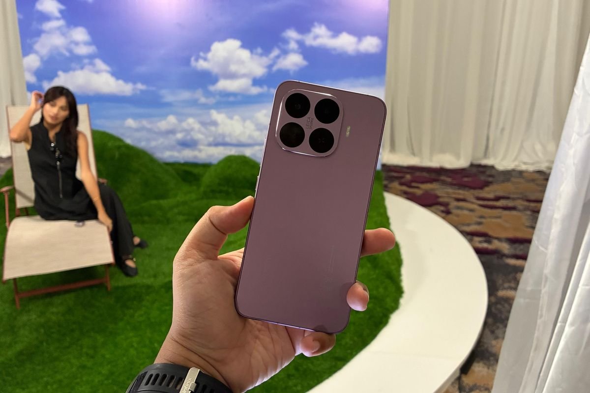 Xiaomi 17T Pro smartphone flagship dengan kamera Leica Summilux, layar AMOLED 144 Hz, dan baterai 7.000 mAh yang resmi diluncurkan di Indonesia