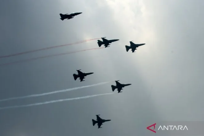 
					TNI AU: Pesawat Tempur Lalu-lalang di Jakarta untuk Latihan Merdeka Run