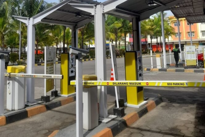 
					(BSS Parking)