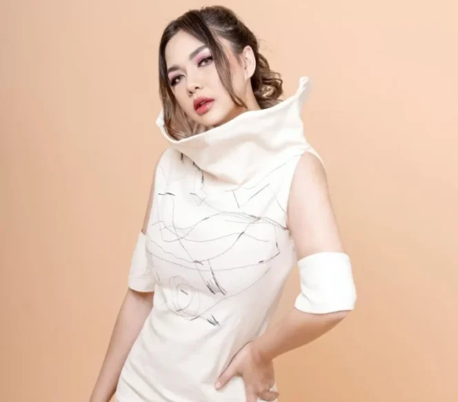
					Vicky Shu Akui Hobi Berdagang, Tak Gengsi Cari Job hingga Jualan di Media Sosial
